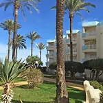 Holiday Beach Apartment 아파트 *